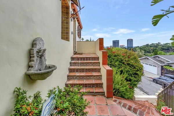 $10,500 | 3425 Oak Glen Drive, Los Angeles, CA 90068