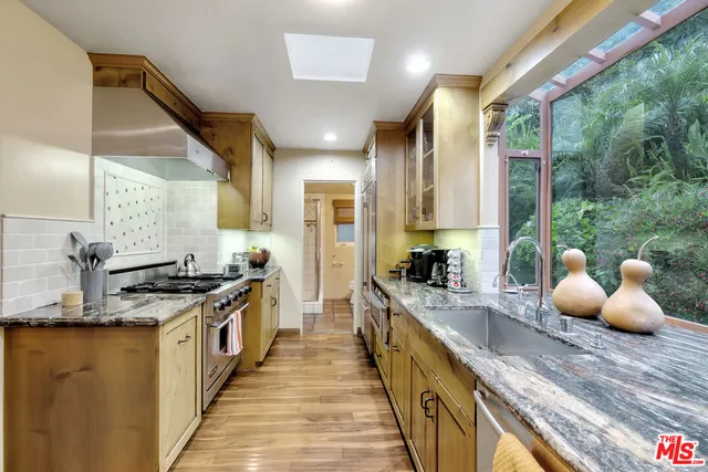 $10,500 | 3425 Oak Glen Drive, Los Angeles, CA 90068