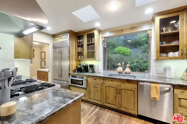 $10,500 | 3425 Oak Glen Drive, Los Angeles, CA 90068