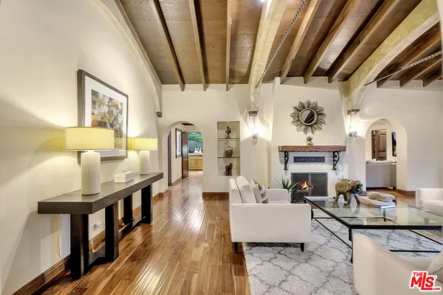 $10,500 | 3425 Oak Glen Drive, Los Angeles, CA 90068