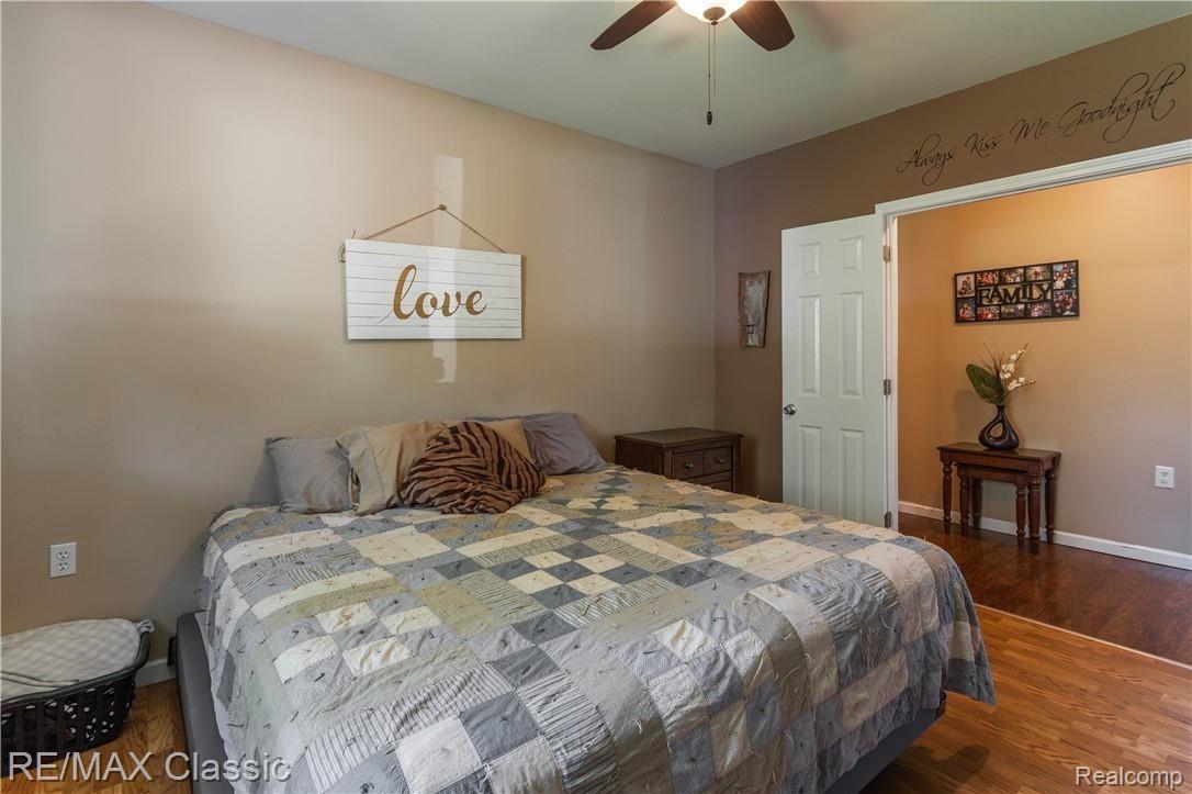 6370 North Ridge Road Canton, MI 48187 - Photo 12 of 36 Master bedroom