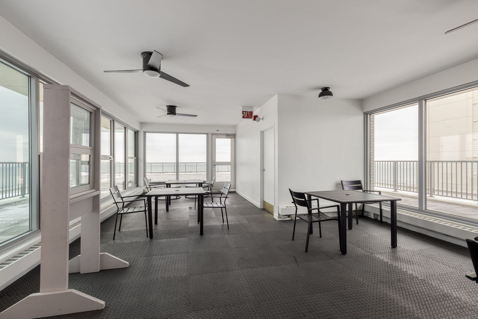 5757 North Sheridan Road, Unit 3E Chicago, IL 60660 - Photo 2 of 15