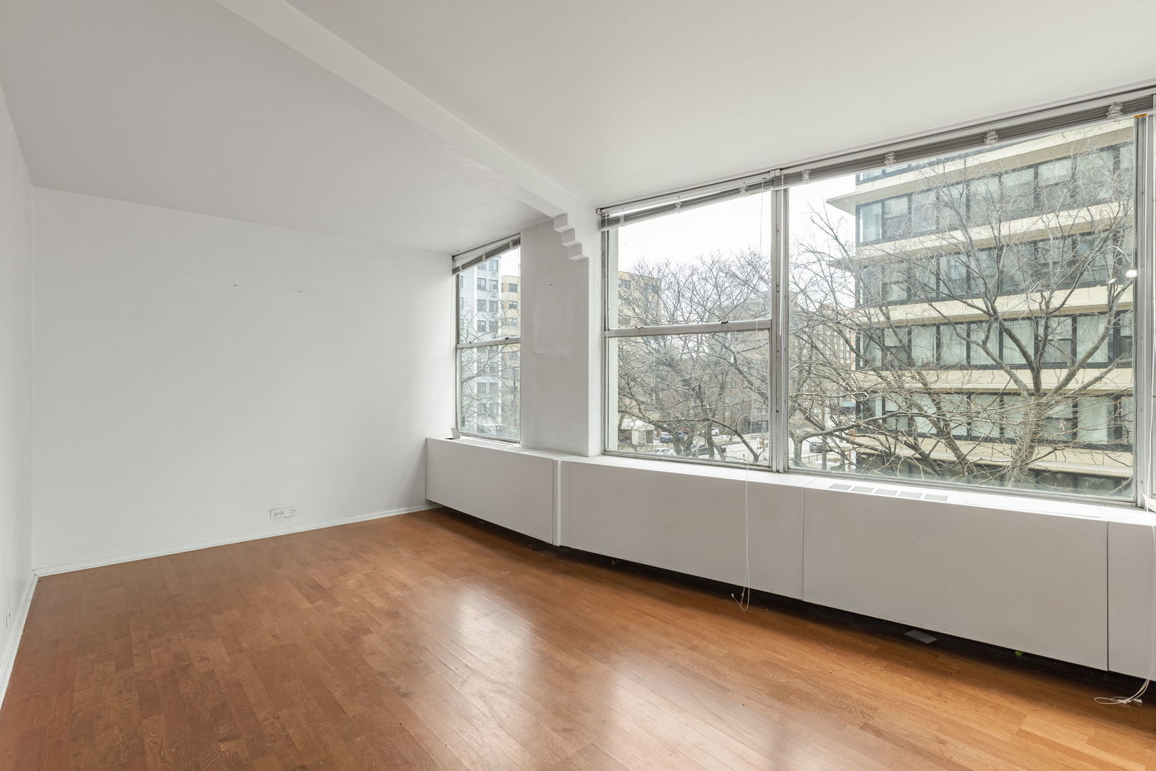 5757 North Sheridan Road, Unit 3E Chicago, IL 60660 - Photo 6 of 15