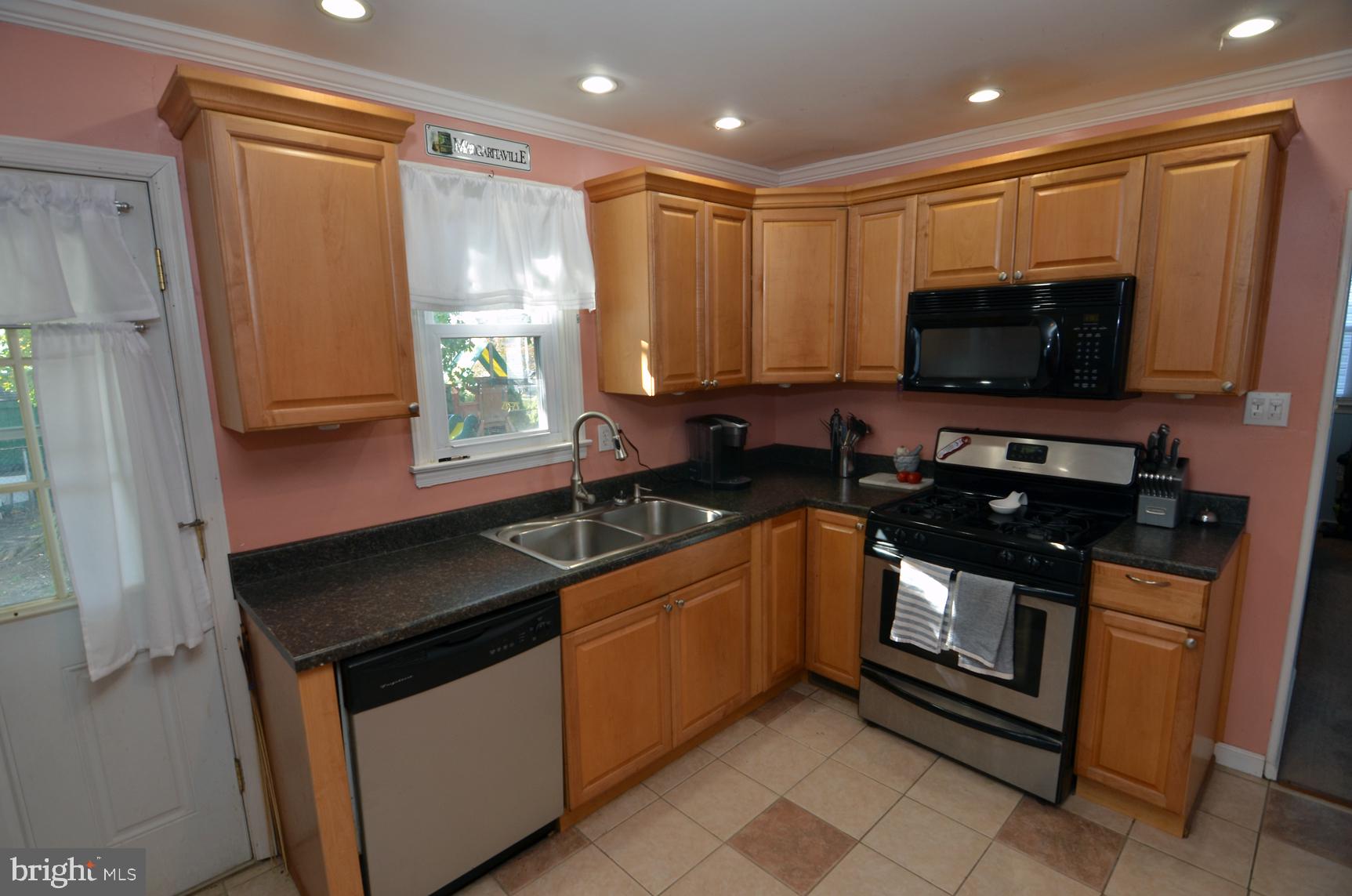 79 Baylor Road Hamilton, NJ 08610 - Photo 12 of 31 Kitchen