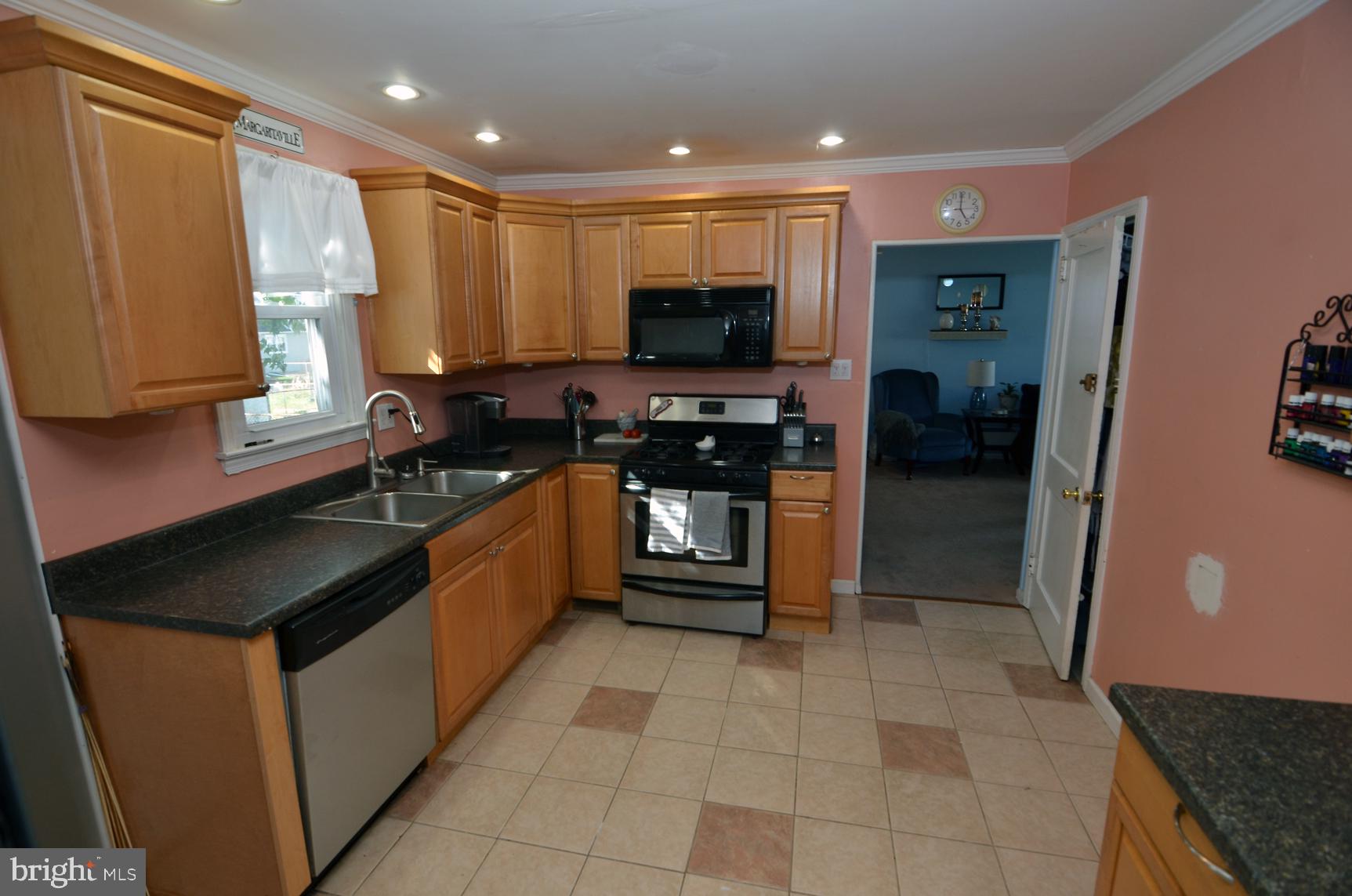 79 Baylor Road Hamilton, NJ 08610 - Photo 14 of 31 Kitchen