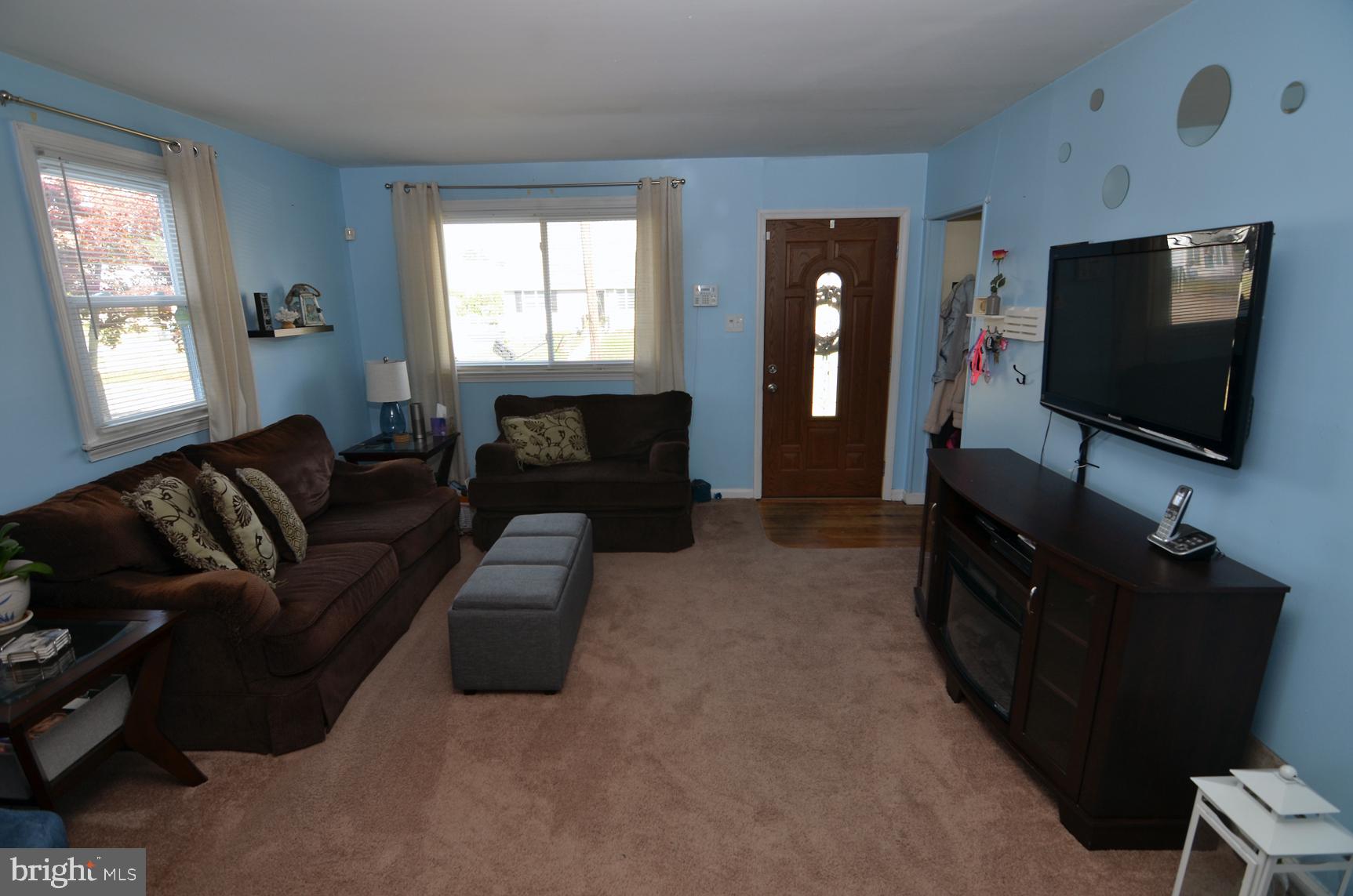 79 Baylor Road Hamilton, NJ 08610 - Photo 8 of 31 Living Room