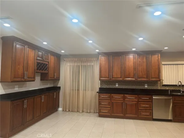 $3,800 | 500 Ivy Street, Unit 9, Glendale, CA 91204