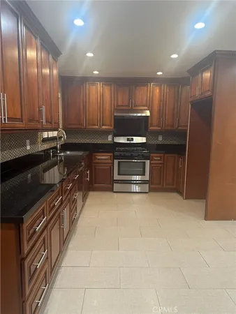 $3,800 | 500 Ivy Street, Unit 9, Glendale, CA 91204