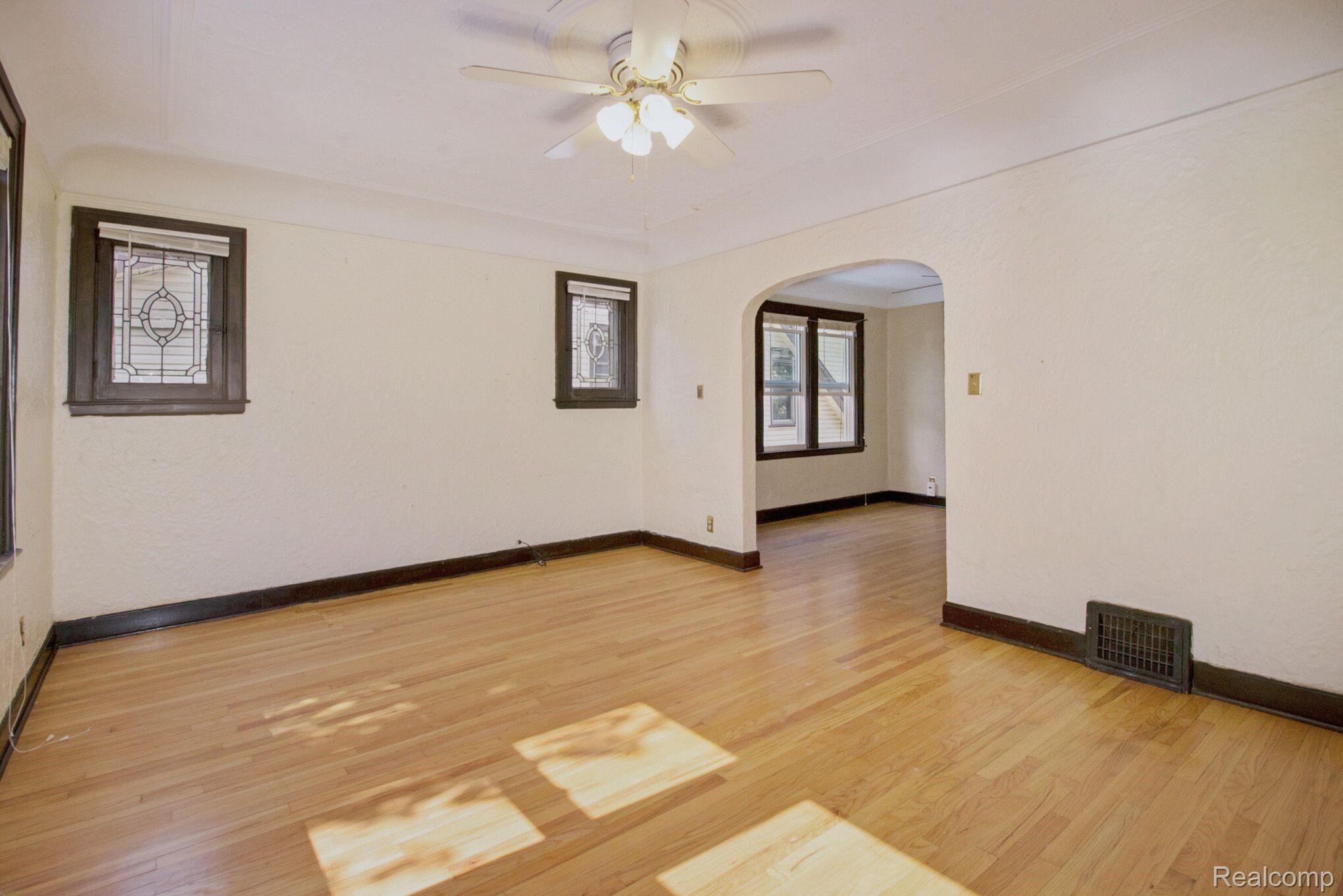 Living Room 2.jpg