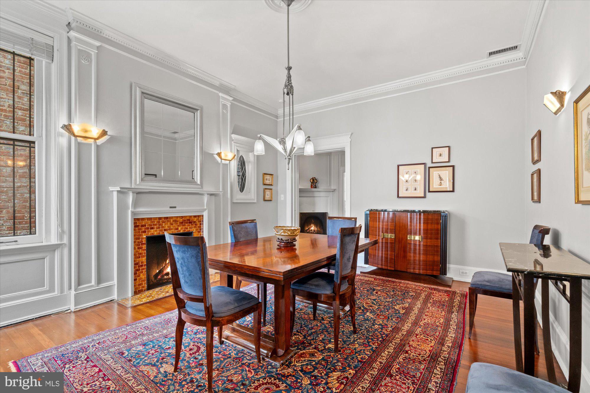 2021 Q Street Northwest Washington, DC 20009 - Photo 14 of 57 Dinner party ready for any occasion.