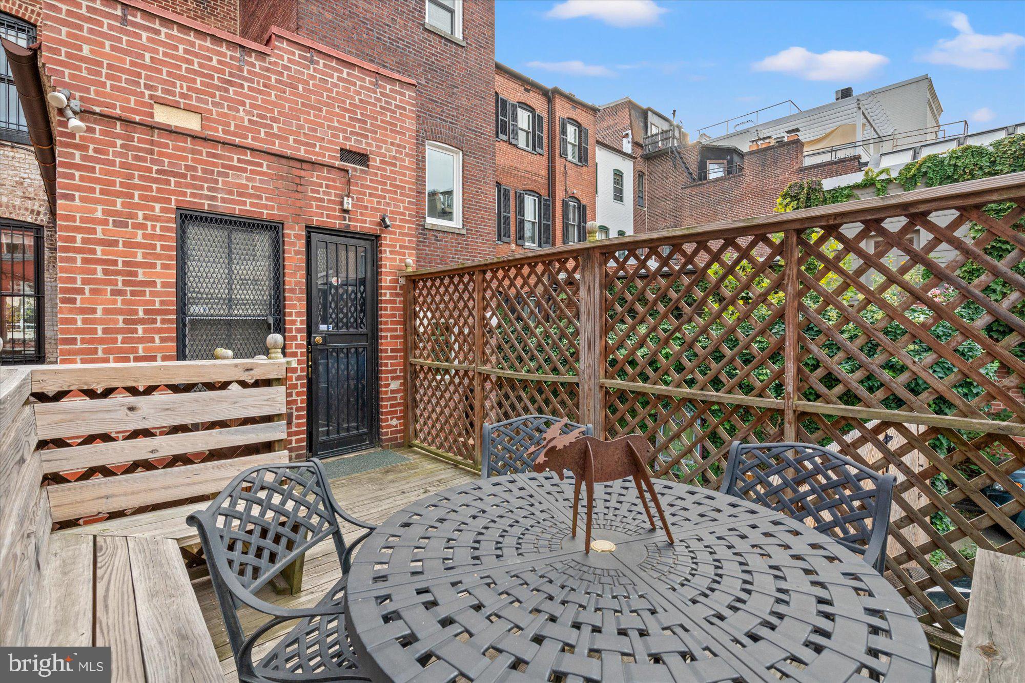 2021 Q Street Northwest Washington, DC 20009 - Photo 19 of 57 Main house private deck space
