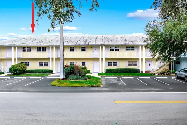 $329,000 | 2301 Northeast 36th Street, Unit 202, Lighthouse Point, FL 33064
