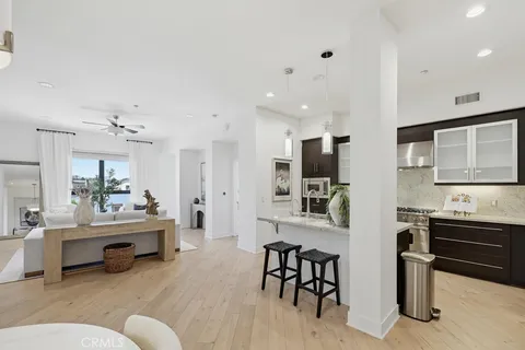 $1,290,000 | 402 Rockefeller, Unit 406, Irvine, CA 92612