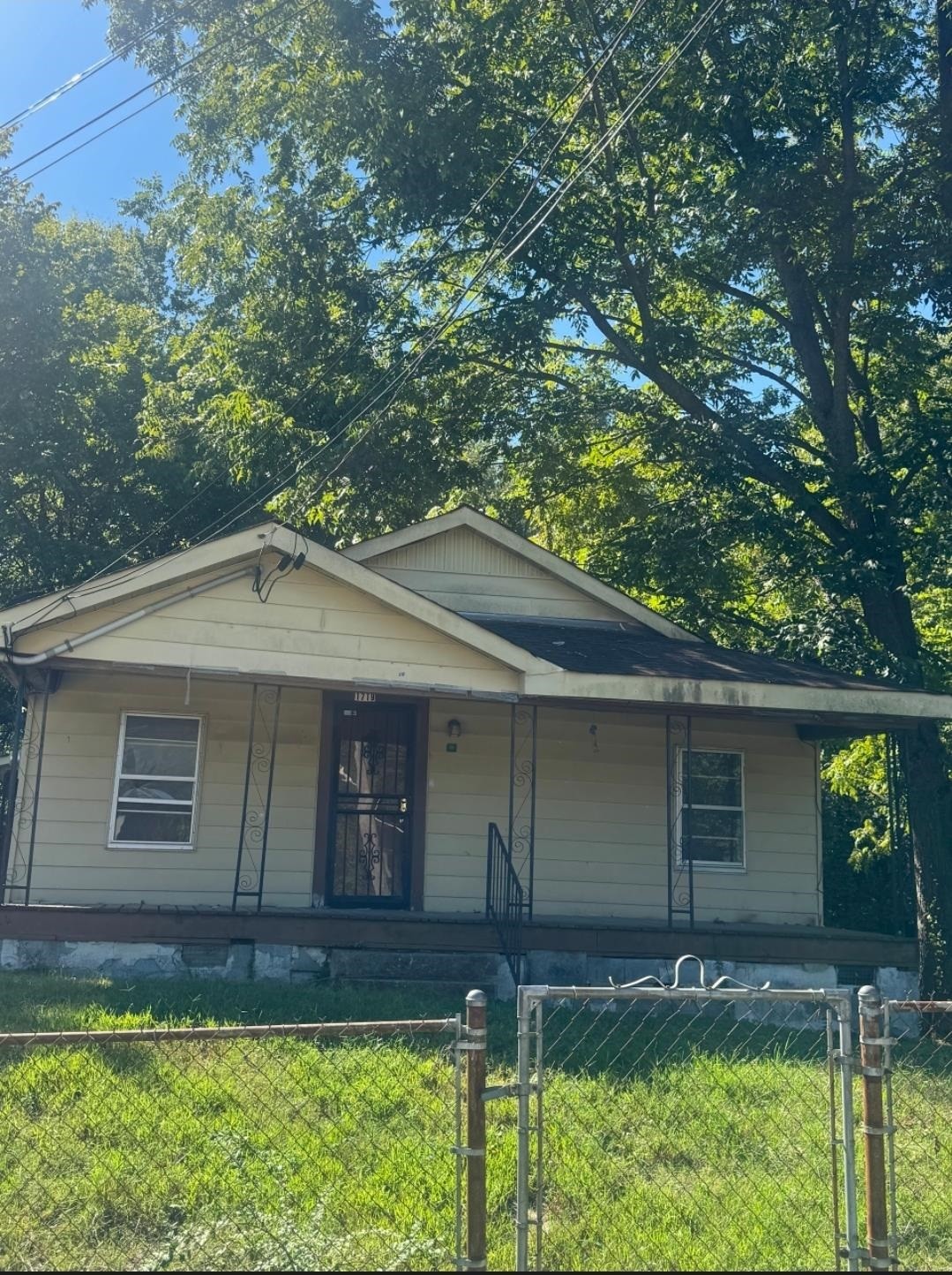1719 Fields Road Memphis, TN 38109 - Photo 1 of 10 Gallery Image 1
