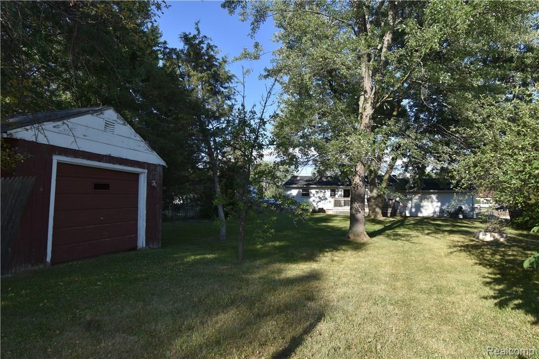 121 Elms Road Flushing, MI 48433 - Photo 25 of 26 DSC_0886.JPG