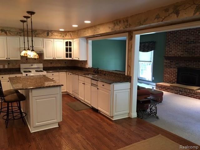 1793 Charm Court Rochester Hills, MI 48306 - Photo 6 of 10