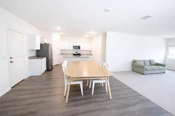 $2,200 | 14374 Elkhorn Crest, San Antonio, TX 78253