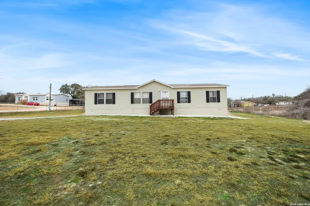 $235,000 | 3814 New Mathis Road, Elmendorf, TX 78112