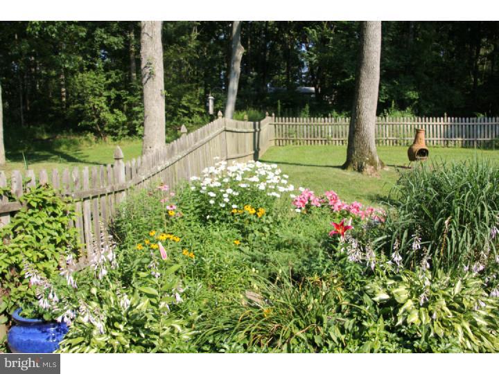 412 Church Road Hatfield, PA 19440 - Photo 22 of 25 Garden