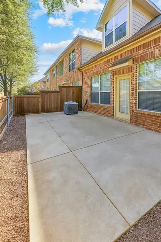 a view of backyard with trees