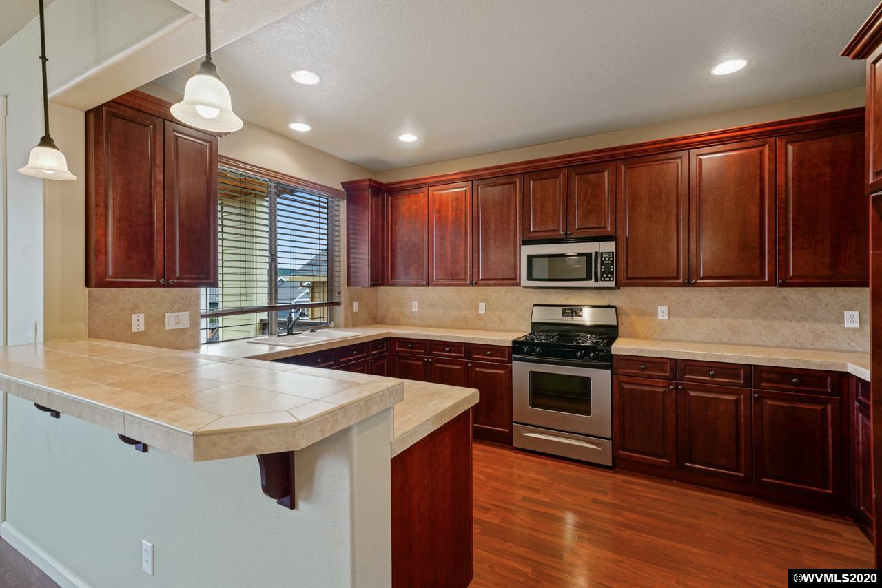 808 Crouchen Street Northwest Salem, OR 97304 - Photo 12 of 37
