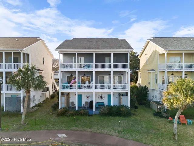 $2,000 | 314 Columbia Avenue, Unit 2, Carolina Beach, NC 28428