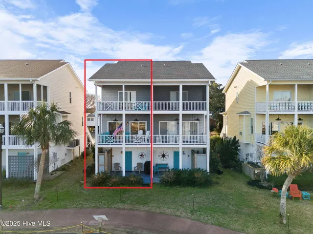 $2,000 | 314 Columbia Avenue, Unit 2, Carolina Beach, NC 28428