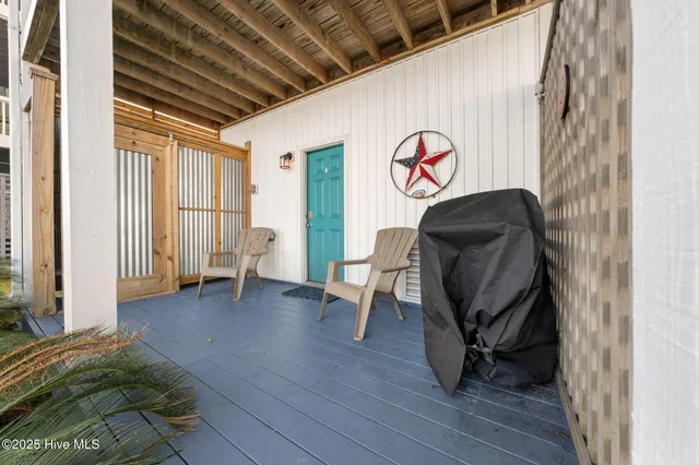 $2,000 | 314 Columbia Avenue, Unit 2, Carolina Beach, NC 28428