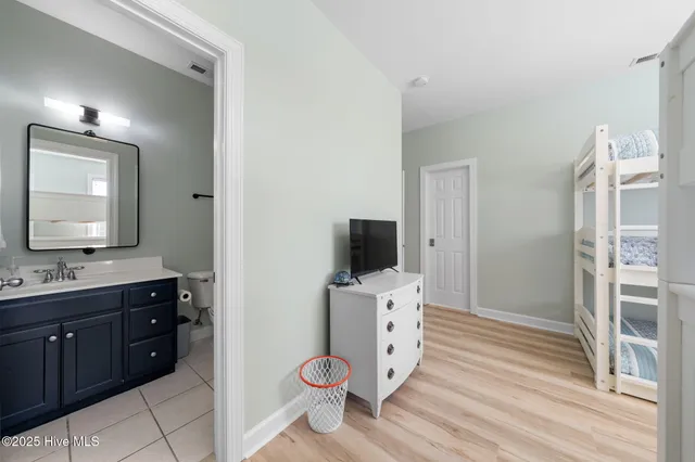 $2,000 | 314 Columbia Avenue, Unit 2, Carolina Beach, NC 28428