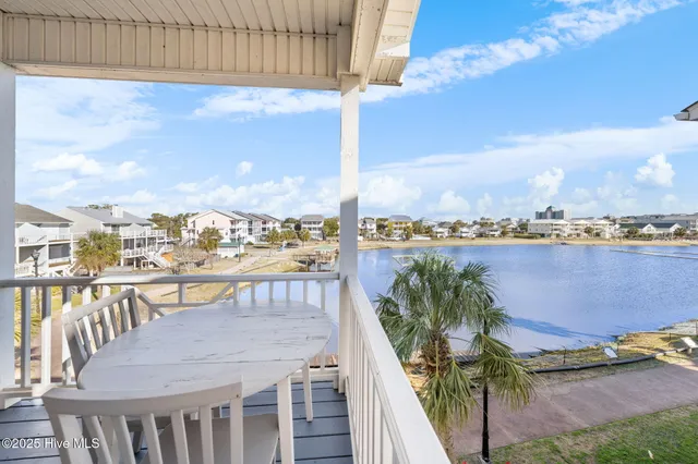 $2,000 | 314 Columbia Avenue, Unit 2, Carolina Beach, NC 28428