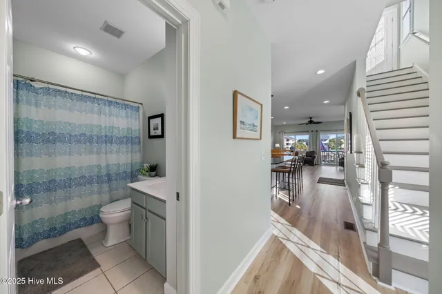 $2,000 | 314 Columbia Avenue, Unit 2, Carolina Beach, NC 28428