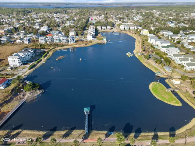 $2,000 | 314 Columbia Avenue, Unit 2, Carolina Beach, NC 28428