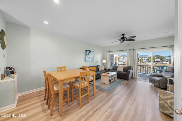 $2,000 | 314 Columbia Avenue, Unit 2, Carolina Beach, NC 28428