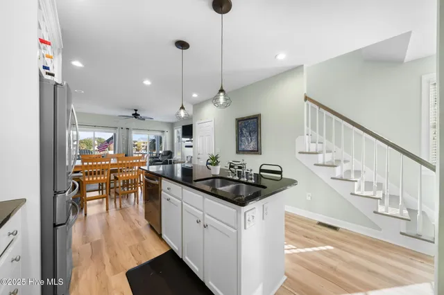 $2,000 | 314 Columbia Avenue, Unit 2, Carolina Beach, NC 28428