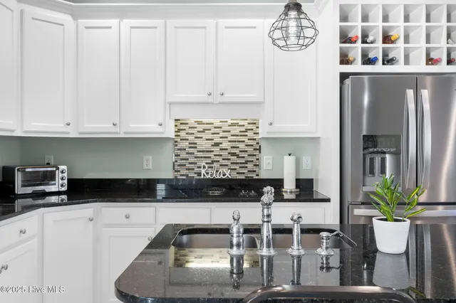 $2,000 | 314 Columbia Avenue, Unit 2, Carolina Beach, NC 28428