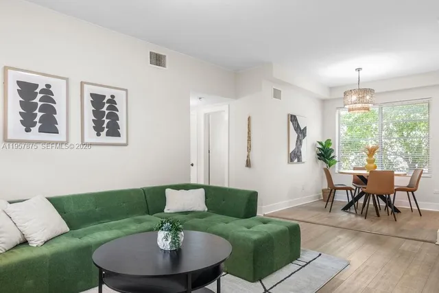 $5,500 | 1471 Lincoln Terrace, Unit 2, Miami Beach, FL 33139