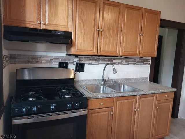 $1,950 | 59-65 Grand Avenue, Unit 2L, Newark, NJ 07106