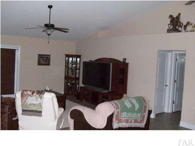 7586 Killam Road Century, FL 32535 - Photo 6 of 24