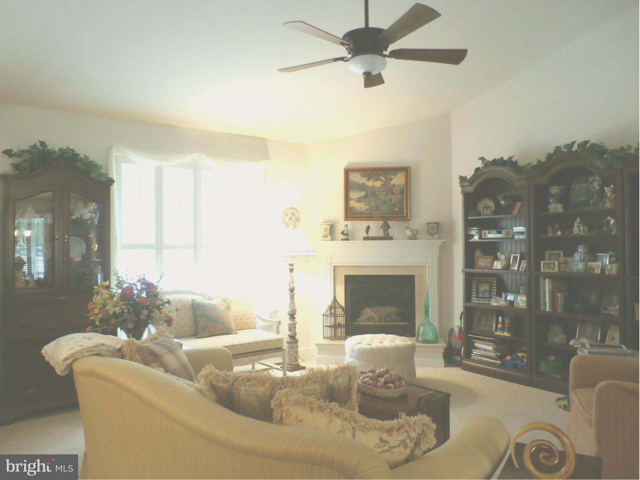 308 Battlefield Road Locust Grove, VA 22508 - Photo 8 of 23 Living Room