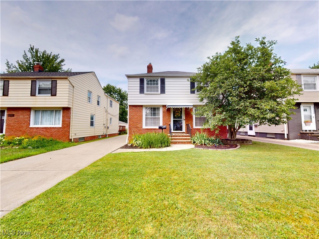 4531 Laurel Road Cleveland, OH 44121 - Photo 1 of 49