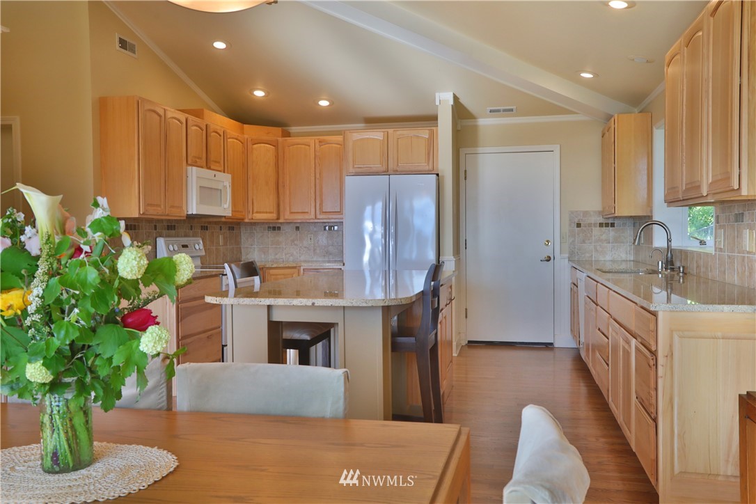 5921 Mutiny Bay Road Freeland, WA 98249 - Photo 16 of 40