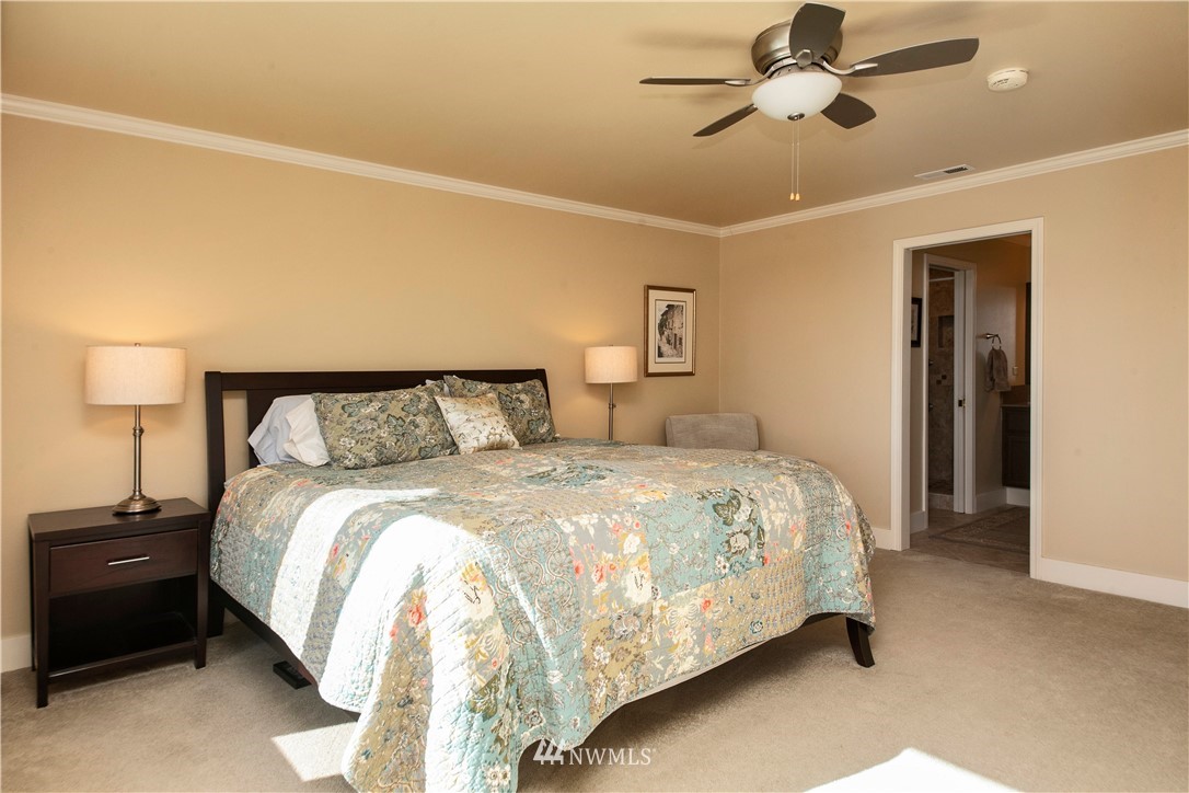5921 Mutiny Bay Road Freeland, WA 98249 - Photo 18 of 40