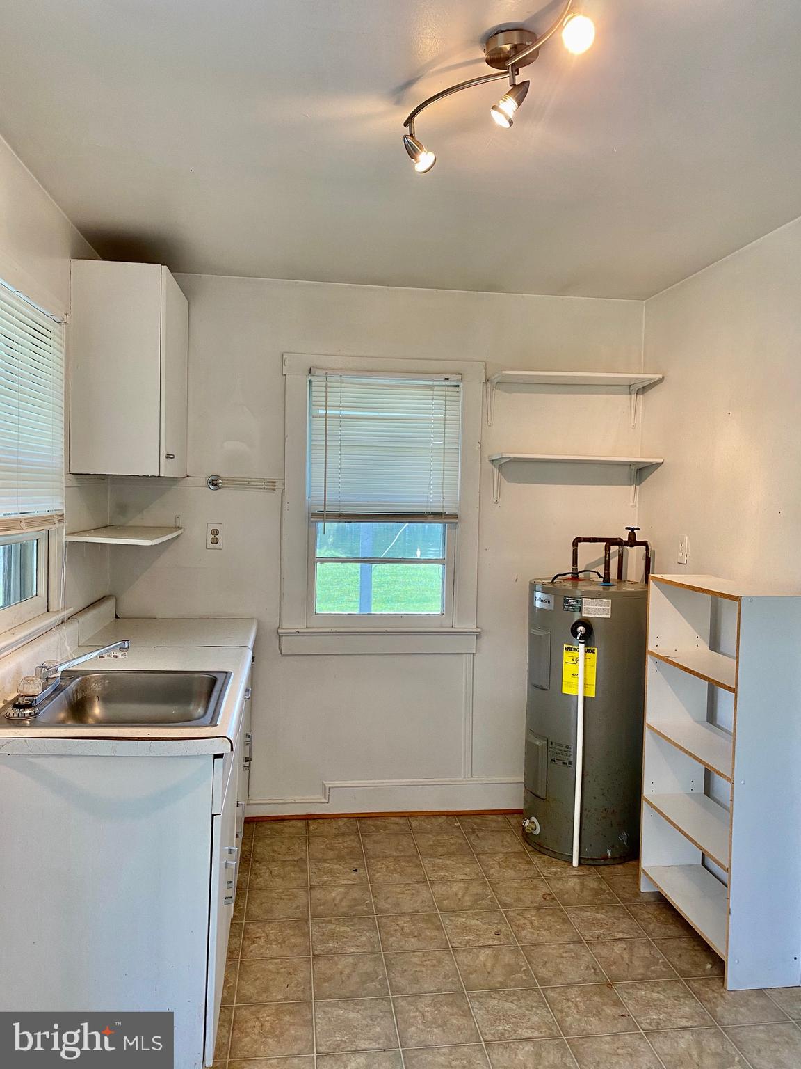 1280 Skipjack Road Kinsale, VA 22488 - Photo 6 of 22 Kitchen in 1280 Skipjack Cottage