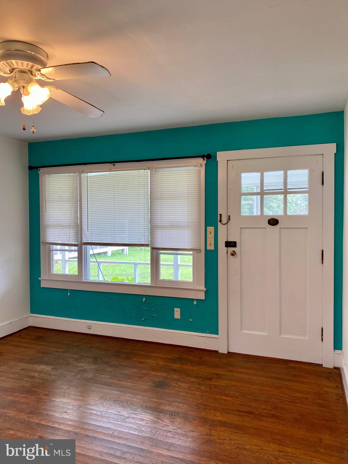 1280 Skipjack Road Kinsale, VA 22488 - Photo 7 of 22 Living Room in 1280 Skipjack Cottage