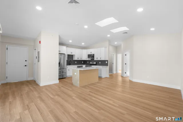 $2,900 | 937 Post Road, Unit 3A, Fairfield, CT 06824