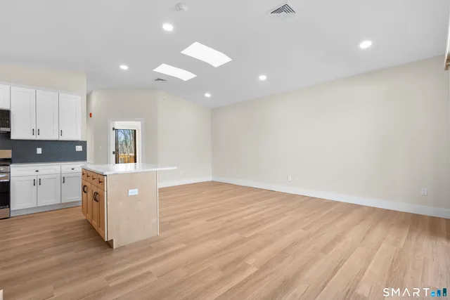 $2,900 | 937 Post Road, Unit 3A, Fairfield, CT 06824