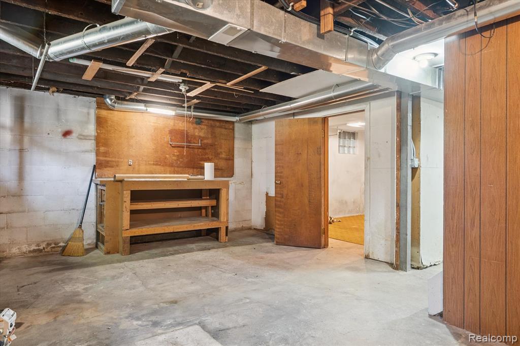 1202 Garden Road Milford, MI 48381 - Photo 30 of 54 Gallery Image 30