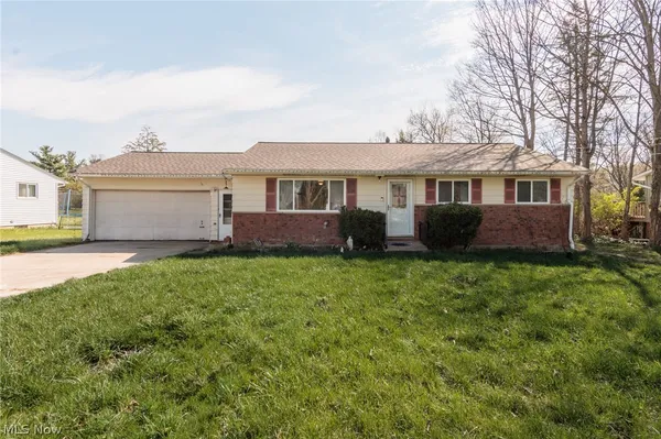 $255,000 | 19157 Howe Road, Strongsville, OH 44136