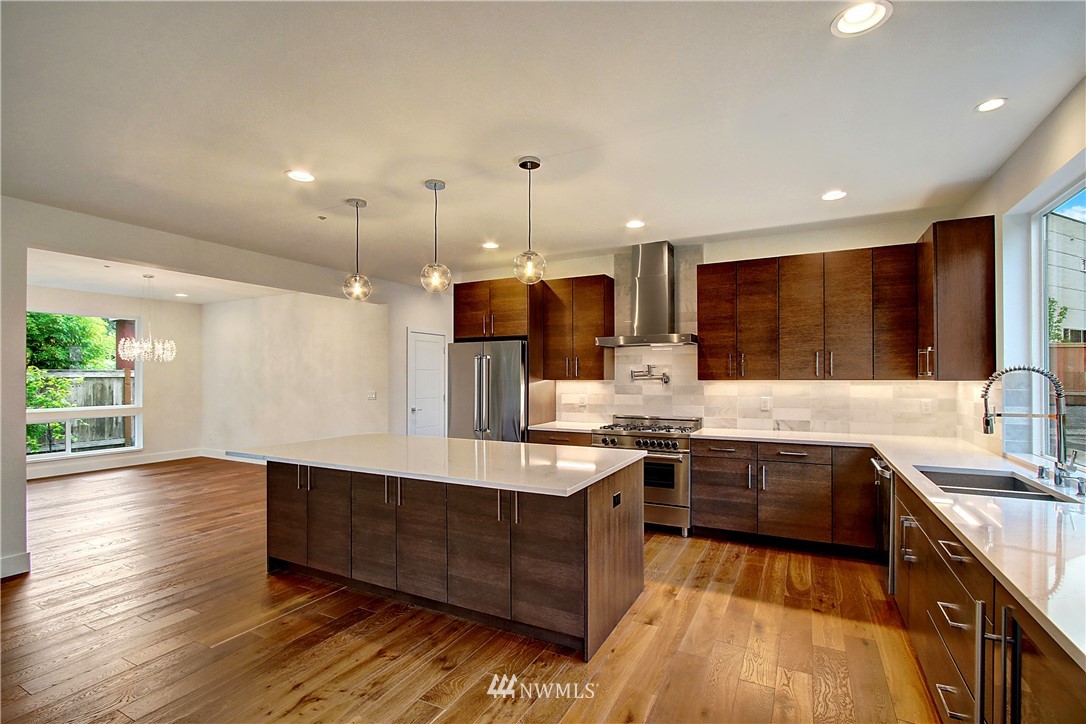 604 Hubbard Road Lynnwood, WA 98036 - Photo 4 of 10