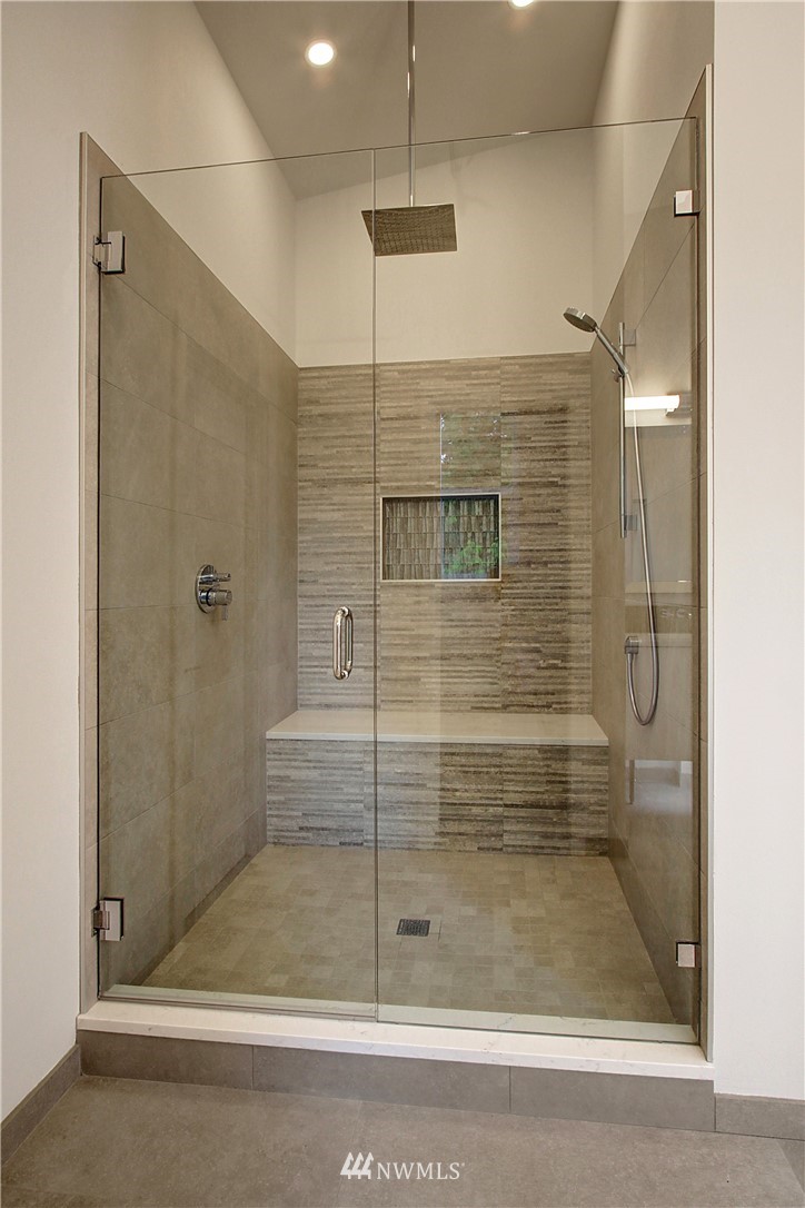 604 Hubbard Road Lynnwood, WA 98036 - Photo 6 of 10